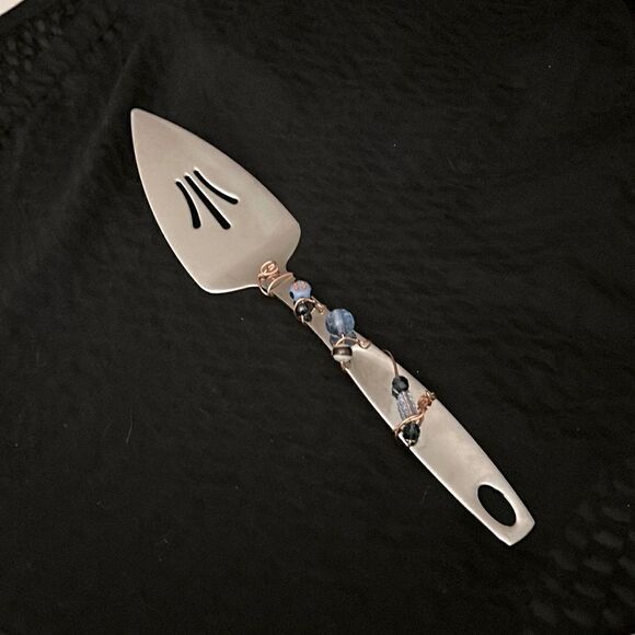 Oneida beaded silver pie cake server - Picture 1 of 3